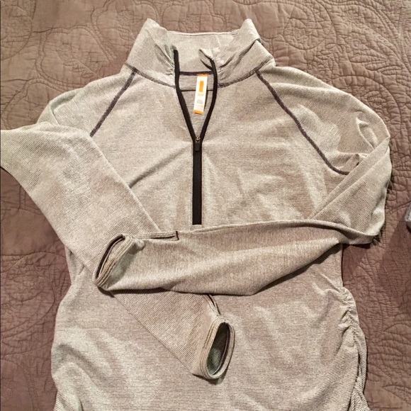 Lucy.com athleisure top - Picture 2 of 4